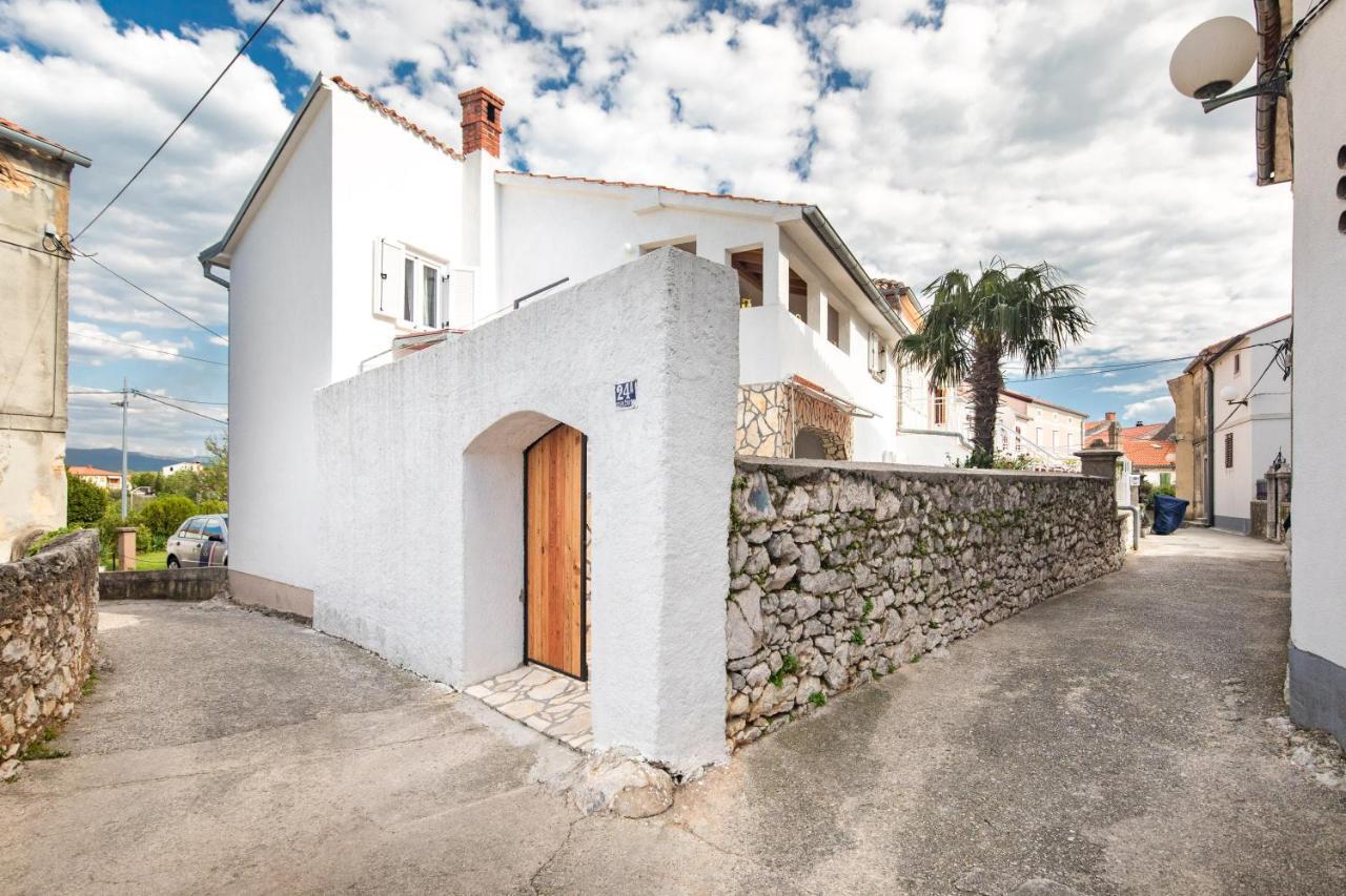 Apartman Umpa Omisalj Exterior photo